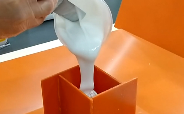 模具硅橡膠灌模時間是什么？