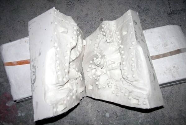 如何避免模具硅膠制品破裂？